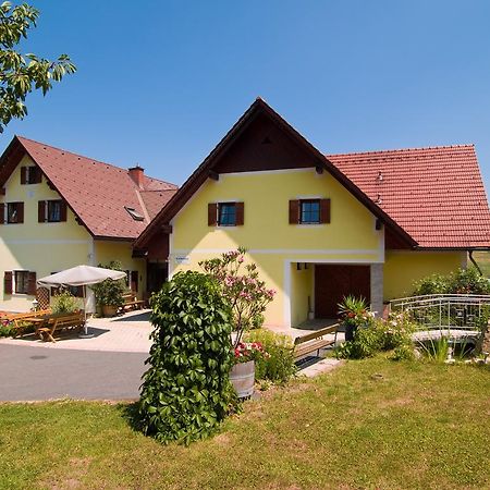 Weingut Schwarzl Ratsch an der Weinstrasse Exterior foto