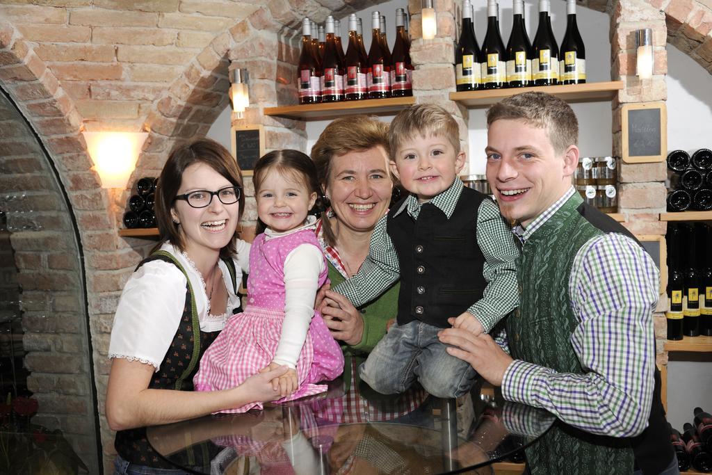 Weingut Schwarzl Ratsch an der Weinstrasse Exterior foto