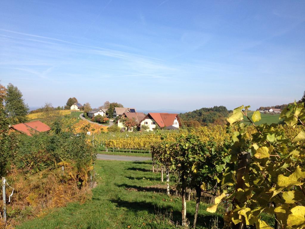 Weingut Schwarzl Ratsch an der Weinstrasse Exterior foto
