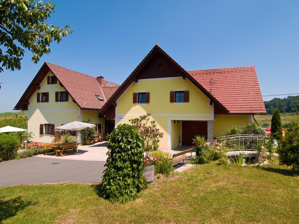 Weingut Schwarzl Ratsch an der Weinstrasse Exterior foto