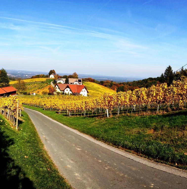 Weingut Schwarzl Ratsch an der Weinstrasse Exterior foto