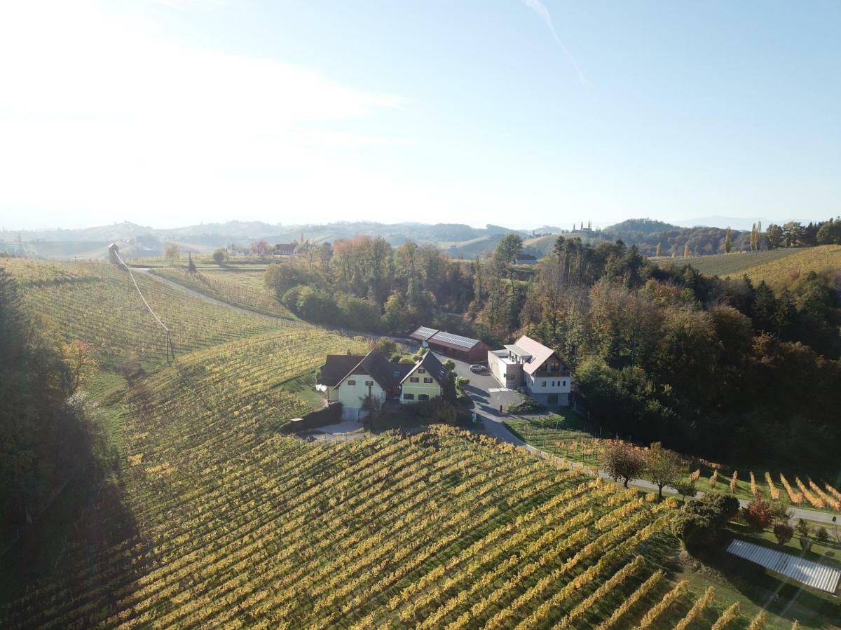 Weingut Schwarzl Ratsch an der Weinstrasse Exterior foto